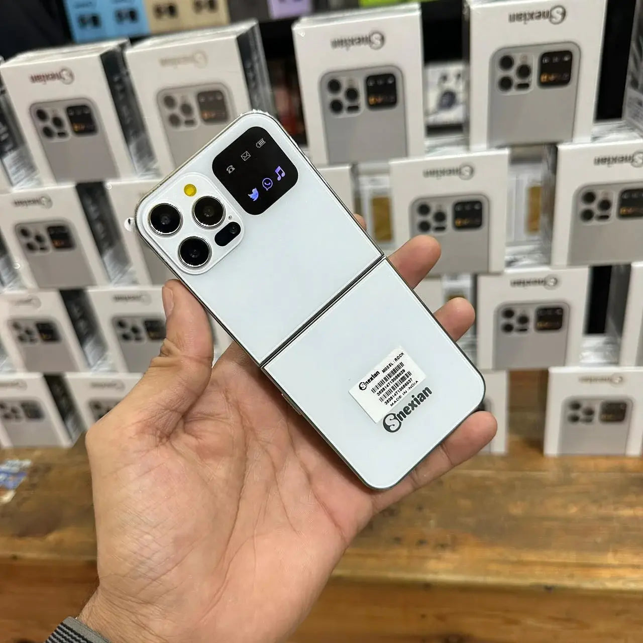 iPhone 15 Pro Flip Phone - KeyPad ⚡ Free Gift 🎁 Fire Bass