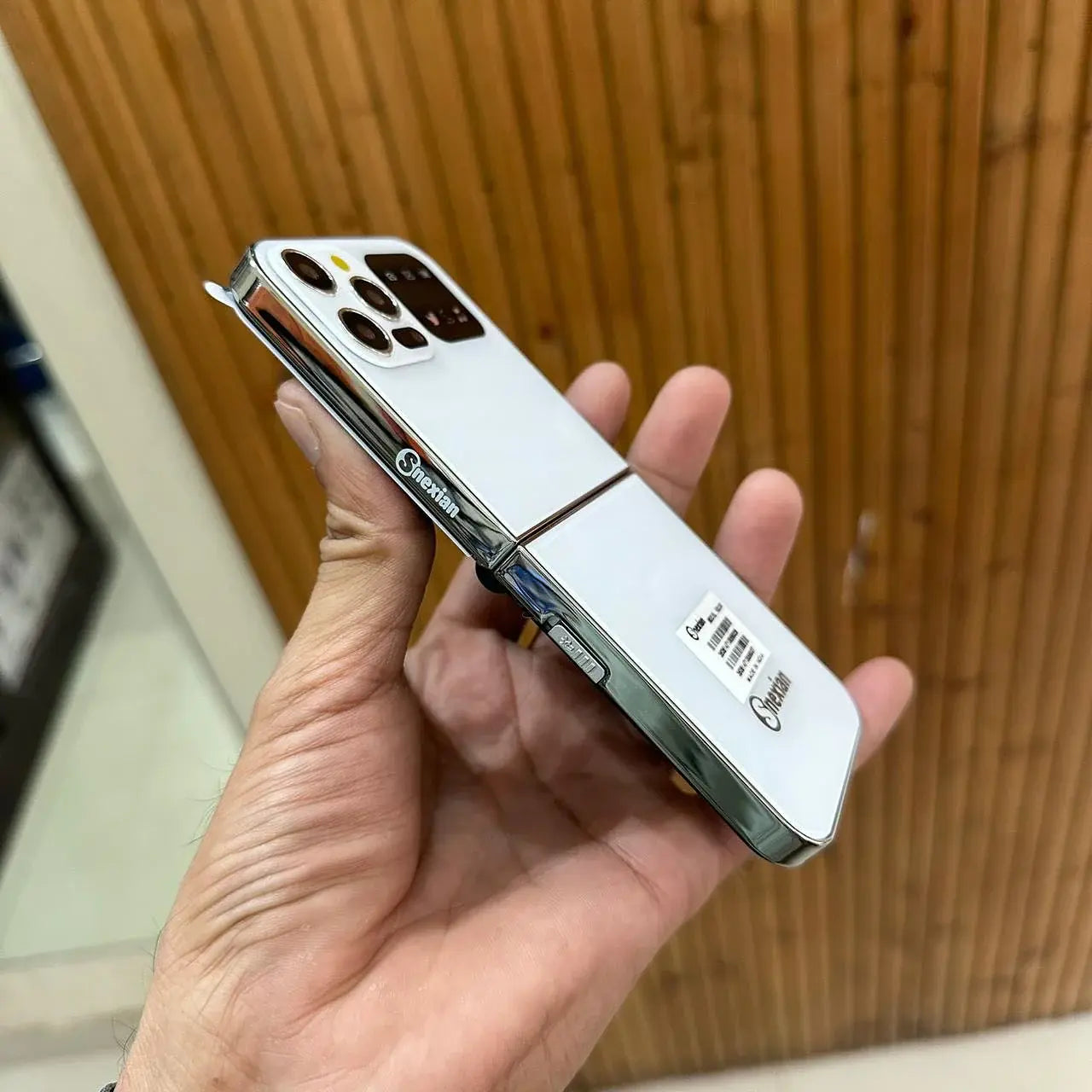 iPhone 15 Pro Flip Phone - KeyPad ⚡ Free Gift 🎁 Fire Bass