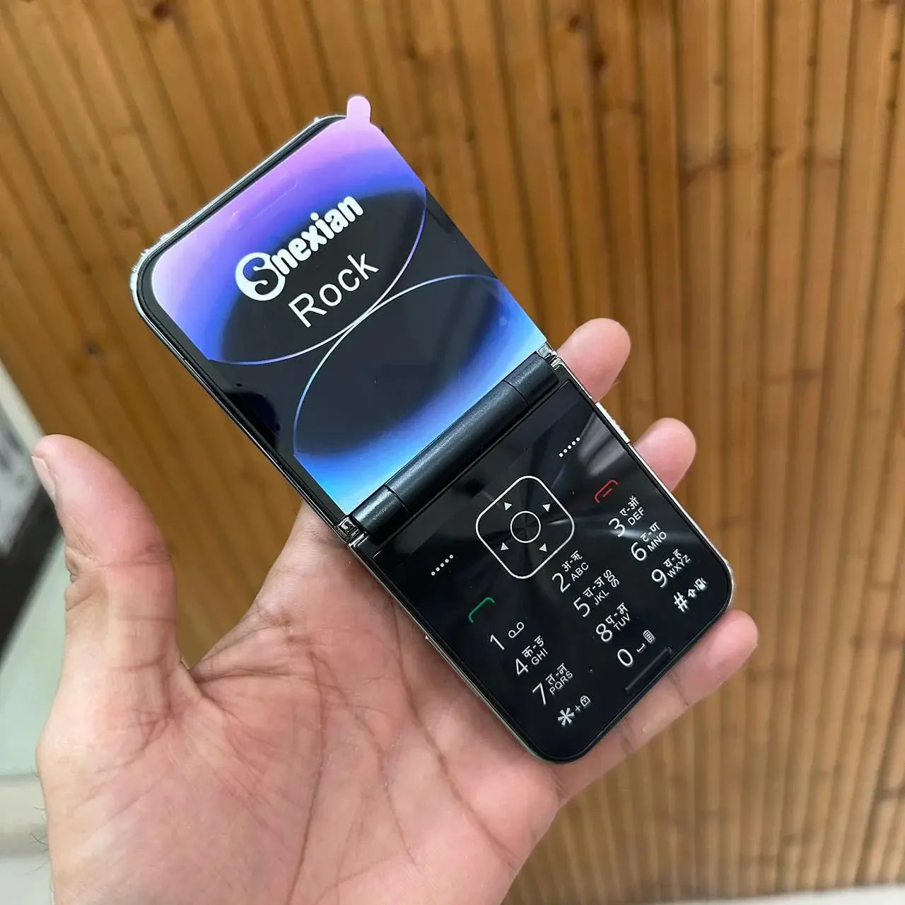 iPhone 15 Pro Flip Phone - KeyPad ⚡ Free Gift 🎁 Fire Bass